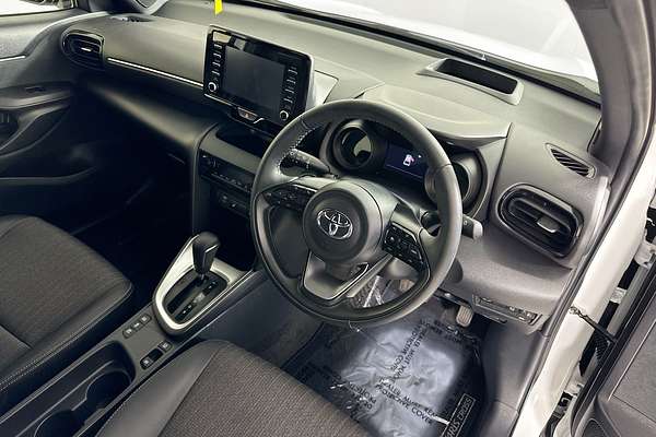 2023 Toyota YARIS CROSS URBAN HYBRID MXPJ10R