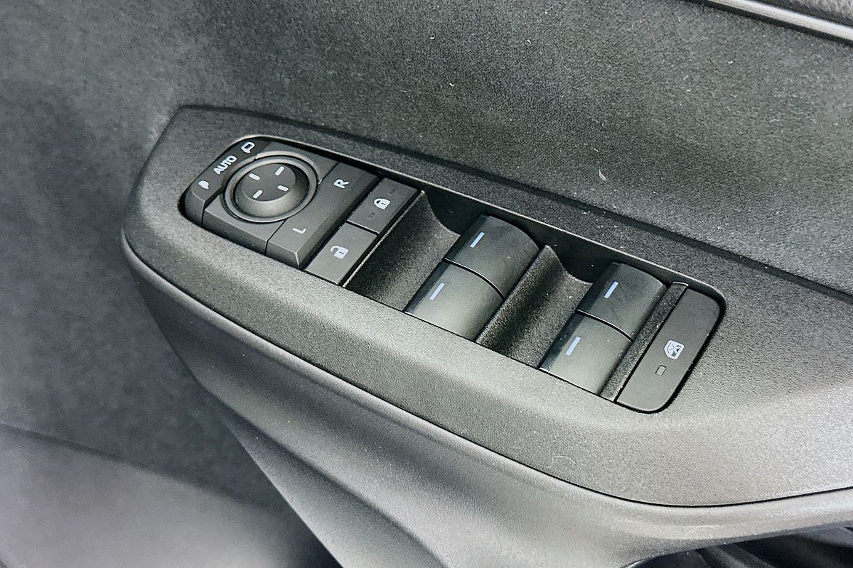 2024 Toyota YARIS CROSS URBAN HYBRID (AWD) MXPJ15R