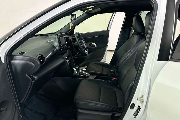 2023 Toyota YARIS CROSS URBAN HYBRID MXPJ10R