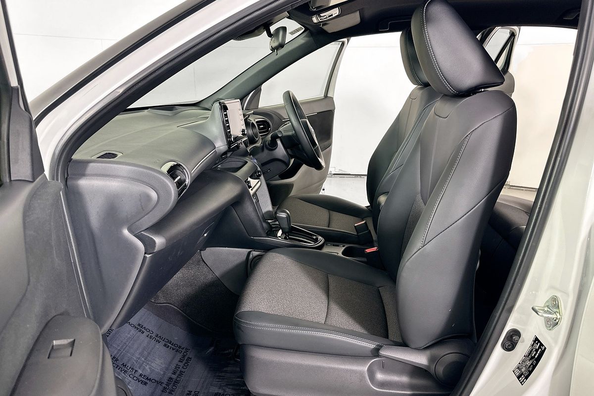 2023 Toyota YARIS CROSS URBAN HYBRID MXPJ10R