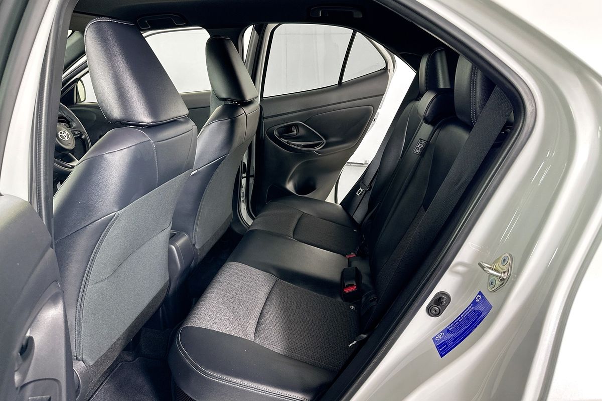 2023 Toyota YARIS CROSS URBAN HYBRID MXPJ10R