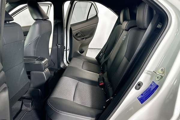 2023 Toyota YARIS CROSS URBAN HYBRID MXPJ10R