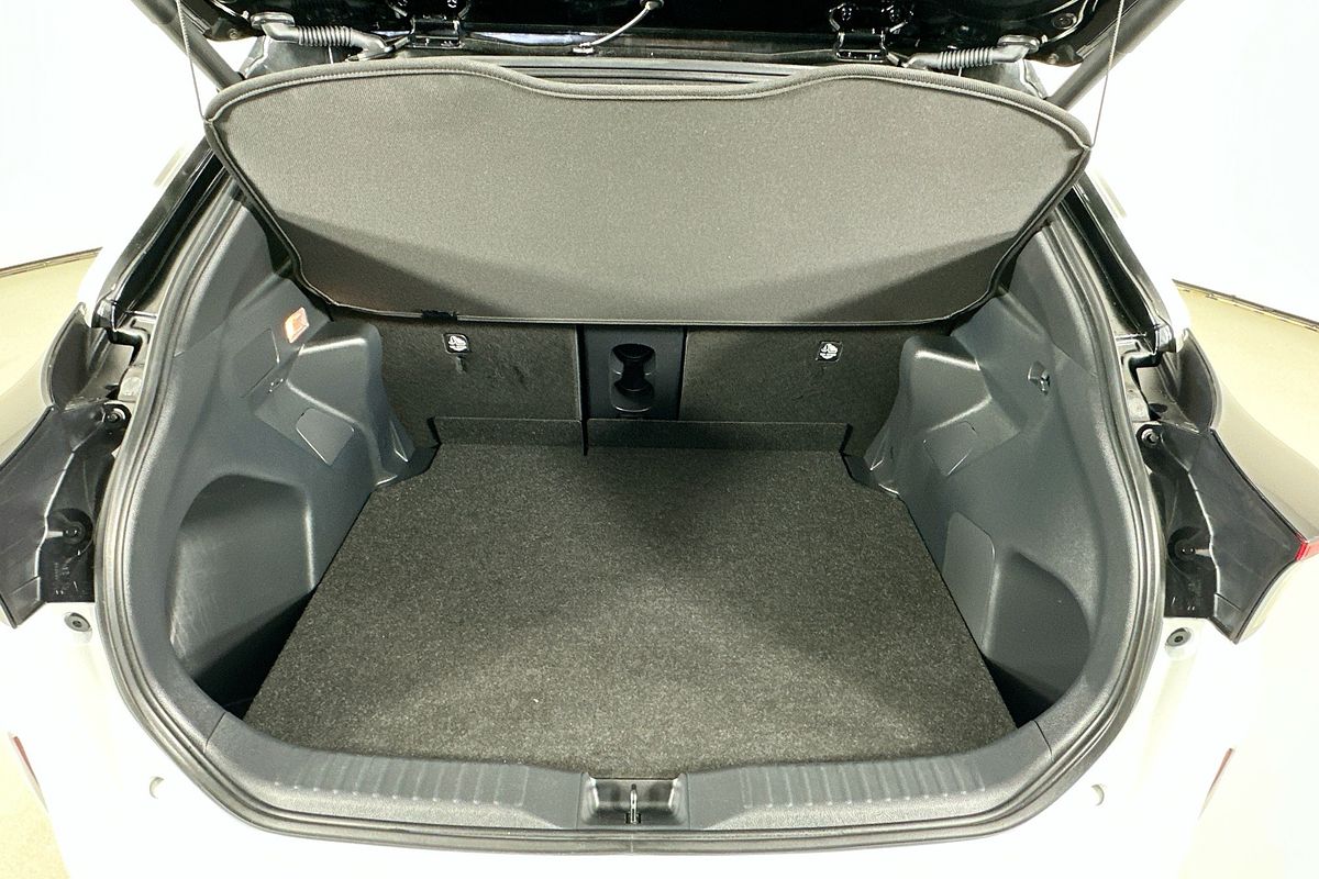 2023 Toyota YARIS CROSS URBAN HYBRID MXPJ10R