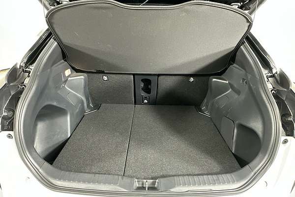 2023 Toyota YARIS CROSS URBAN HYBRID MXPJ10R