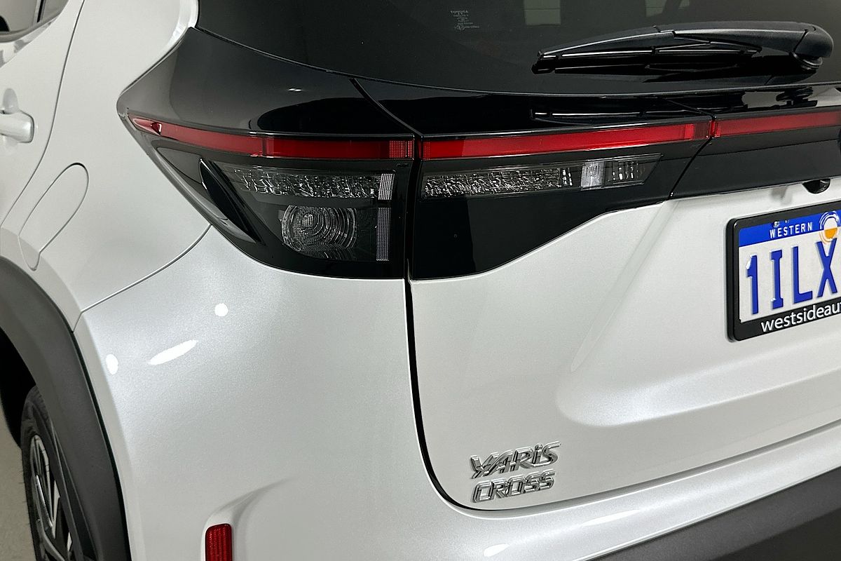 2024 Toyota YARIS CROSS URBAN HYBRID (AWD) MXPJ15R