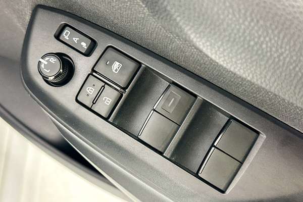 2021 Toyota YARIS ASCENT SPORT MXPA10R