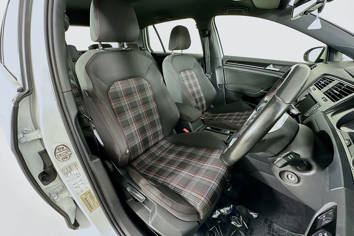 2014 Volkswagen GOLF GTI 7