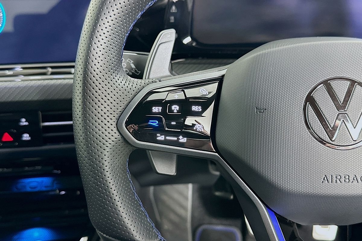 2024 Volkswagen GOLF R 8