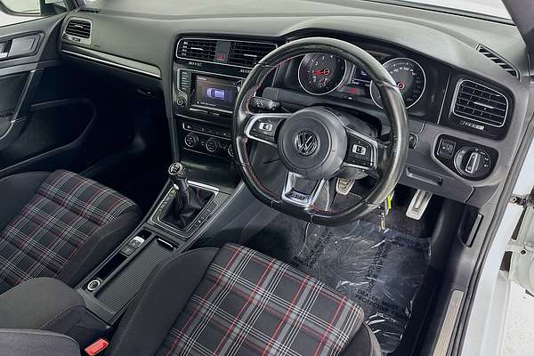2014 Volkswagen GOLF GTI 7