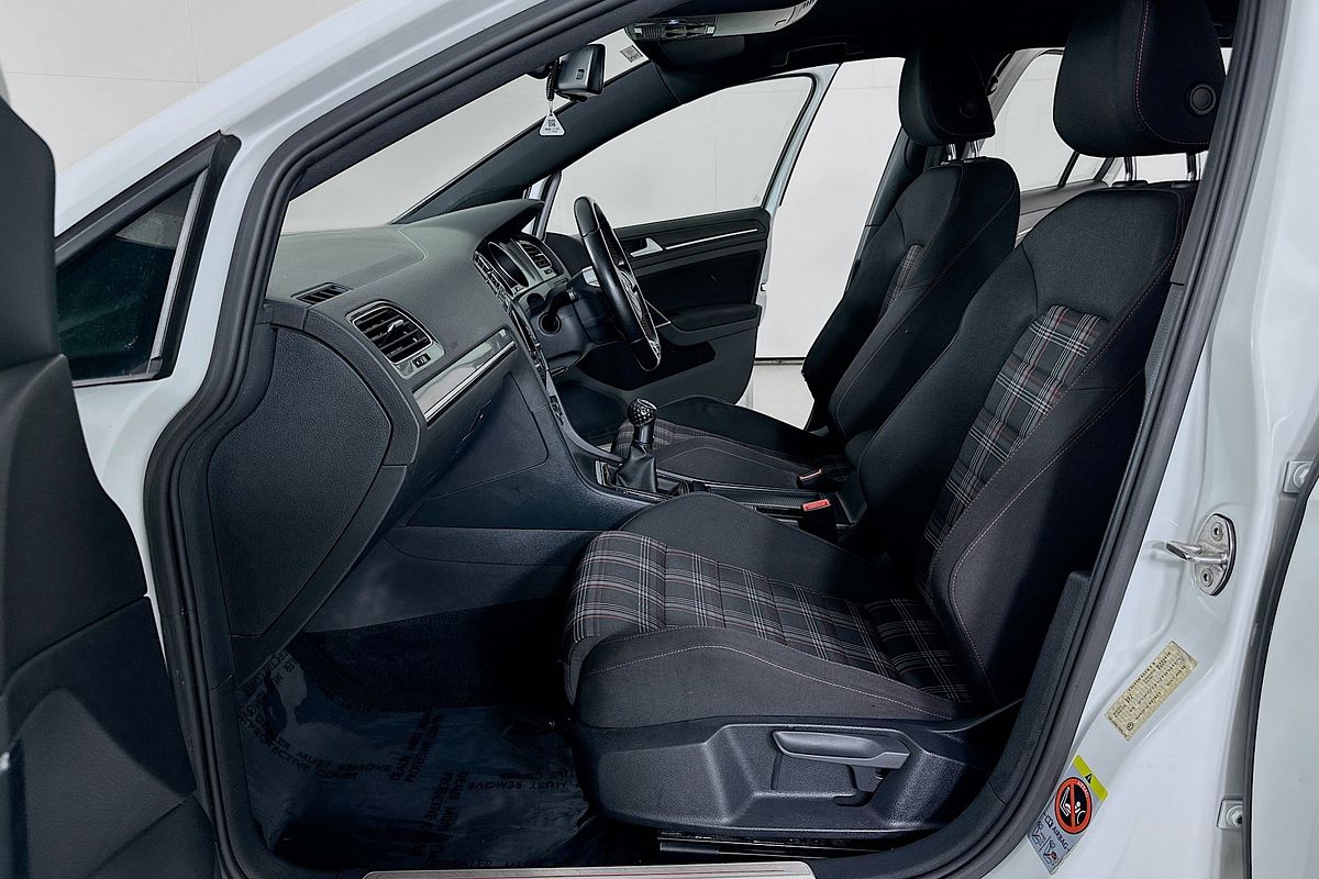 2014 Volkswagen GOLF GTI 7