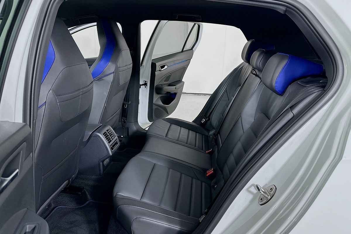 2024 Volkswagen GOLF R 8