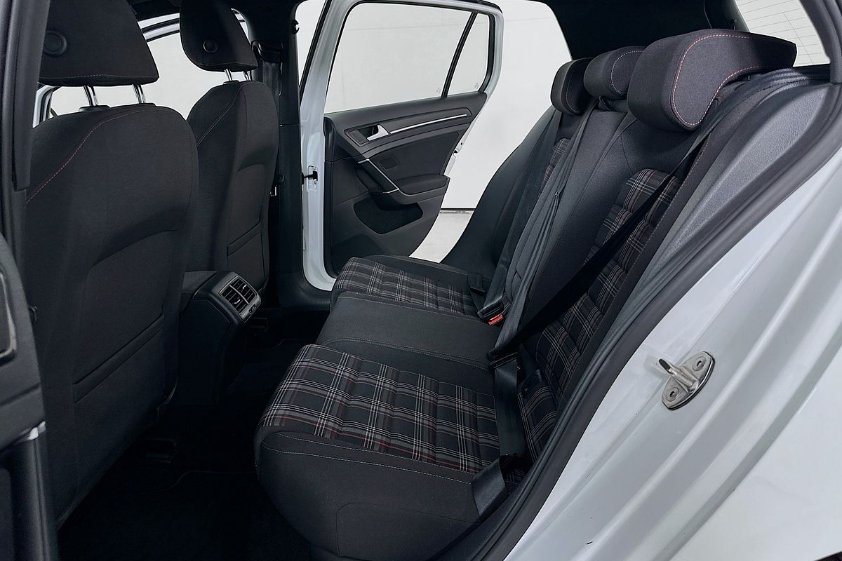 2014 Volkswagen GOLF GTI 7