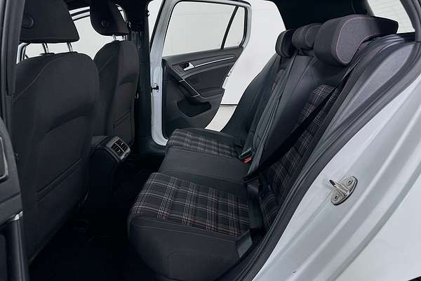 2014 Volkswagen GOLF GTI 7