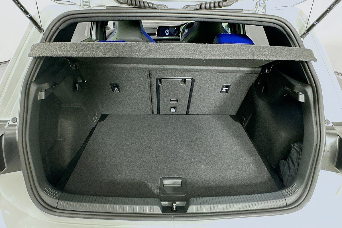 2024 Volkswagen GOLF R 8