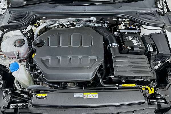 2024 Volkswagen GOLF R 8