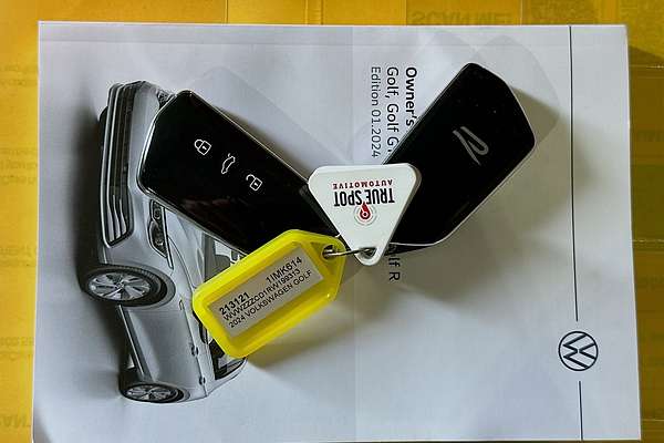 2024 Volkswagen GOLF R 8