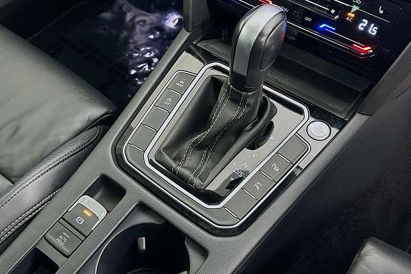 2023 Volkswagen PASSAT 206TSI R-LINE (RESTR FEAT) CB MY23 UPDATE