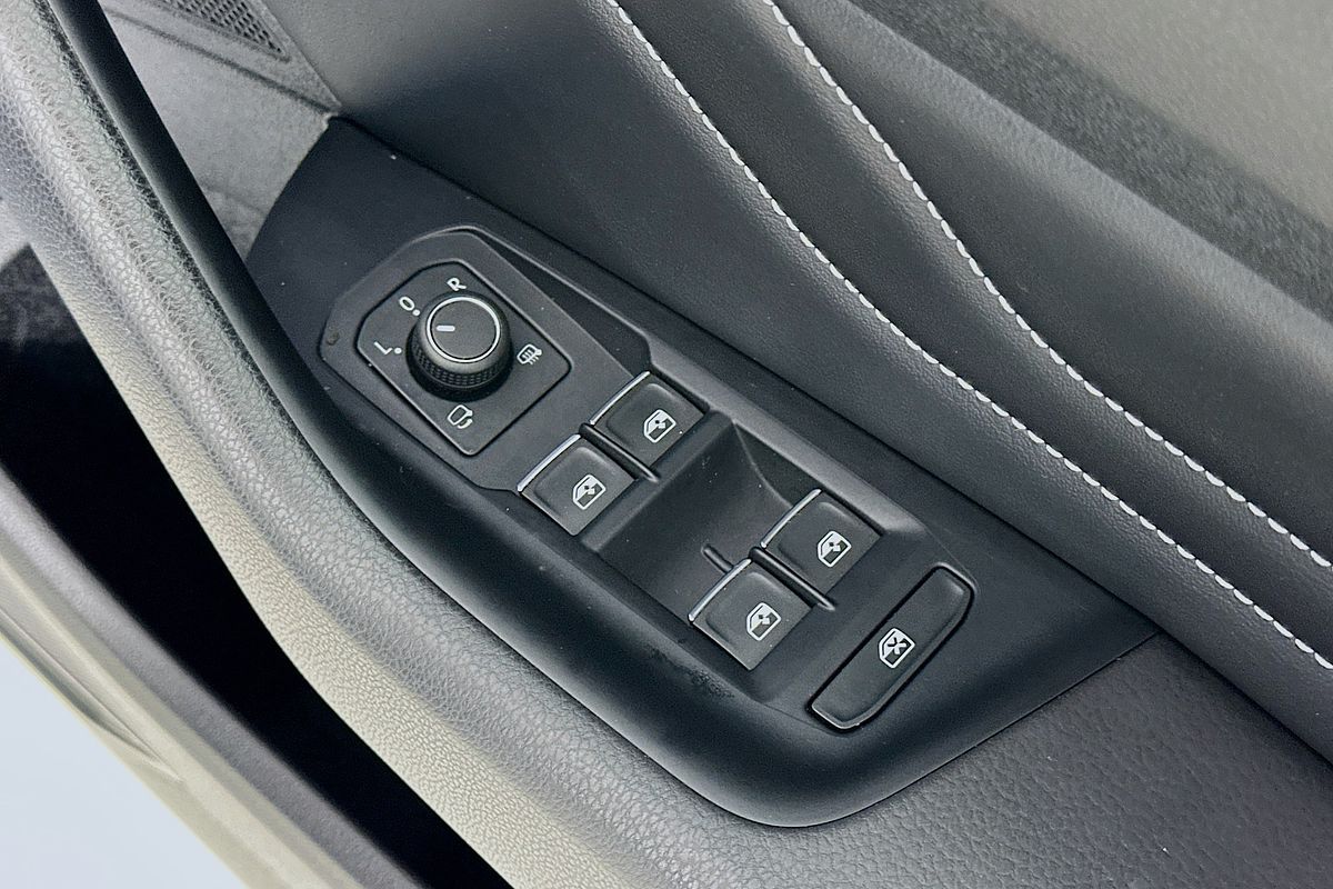 2023 Volkswagen PASSAT 206TSI R-LINE (RESTR FEAT) CB MY23 UPDATE
