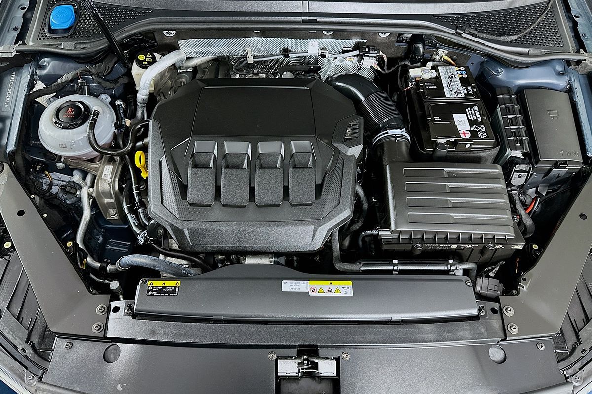 2023 Volkswagen PASSAT 206TSI R-LINE (RESTR FEAT) CB MY23 UPDATE