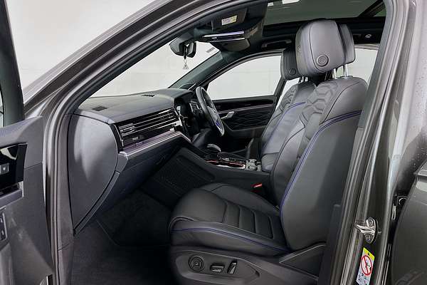 2024 Volkswagen TOUAREG R eHYBRID (PHEV) RC MY24
