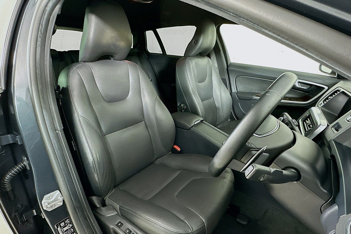 2014 Volvo V60 T5 LUXURY F MY14