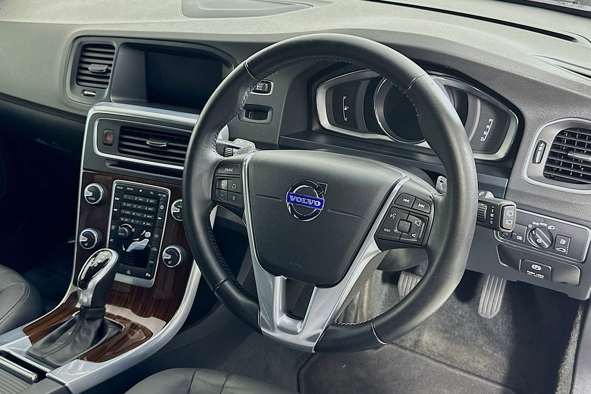 2014 Volvo V60 T5 LUXURY F MY14