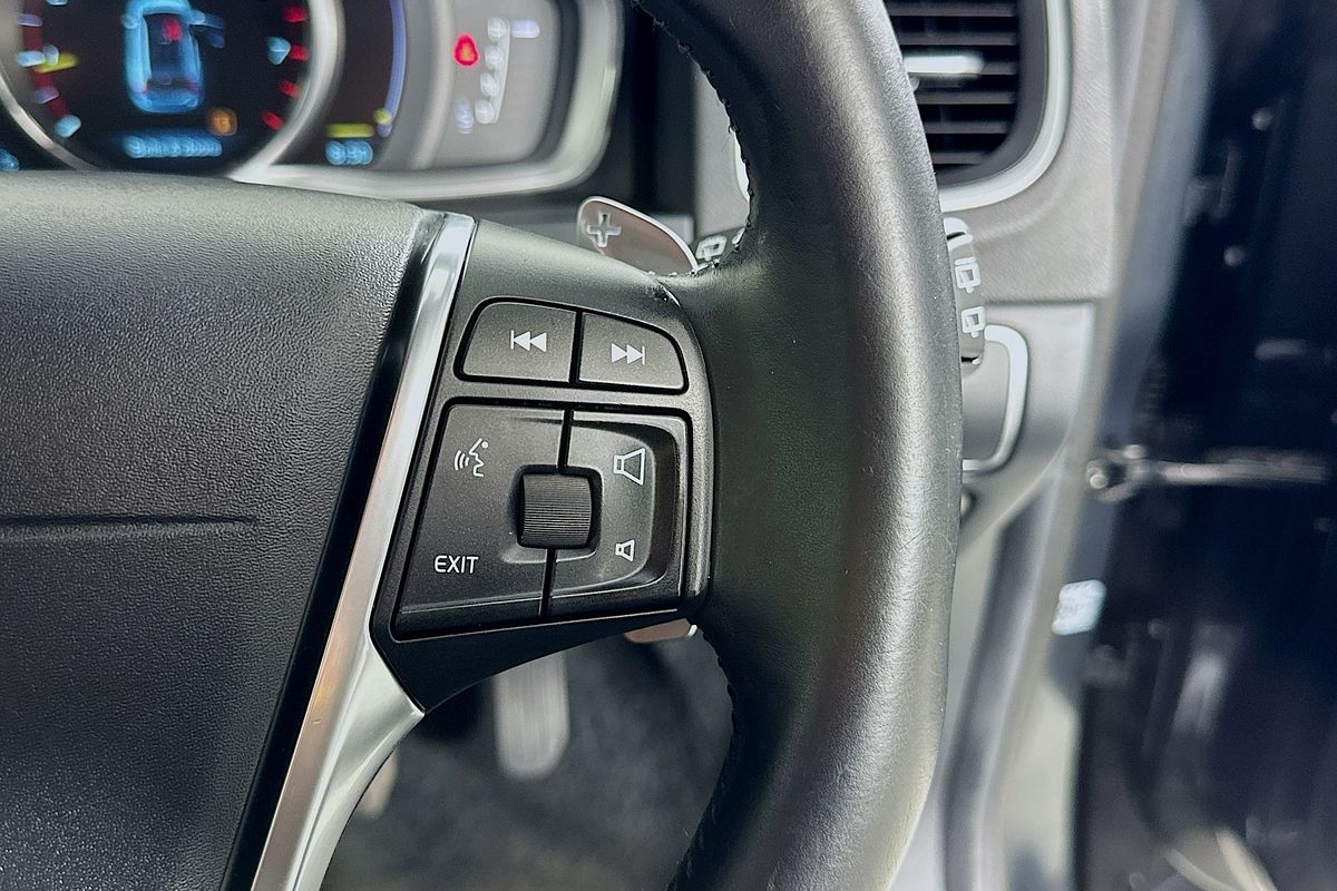 2014 Volvo V60 T5 LUXURY F MY14