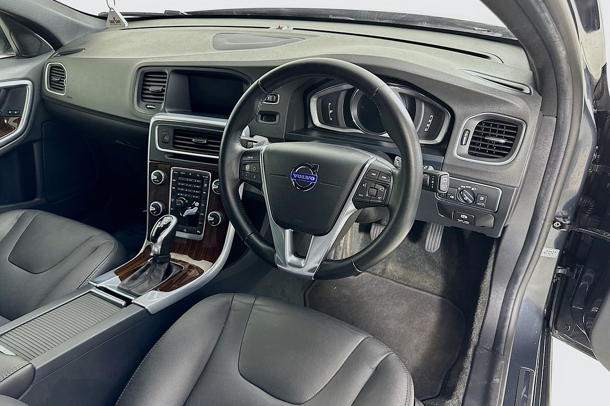 2014 Volvo V60 T5 LUXURY F MY14
