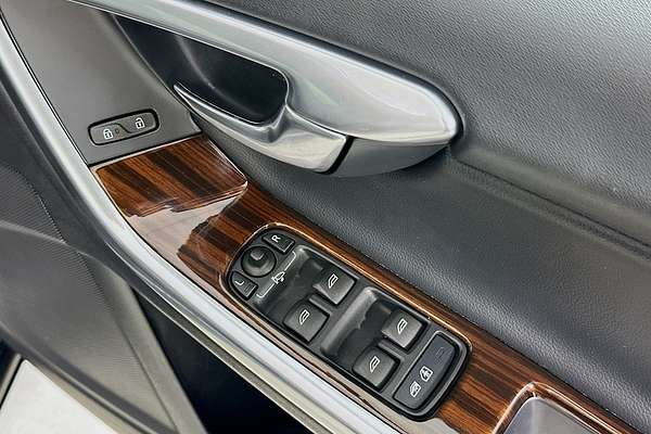 2014 Volvo V60 T5 LUXURY F MY14