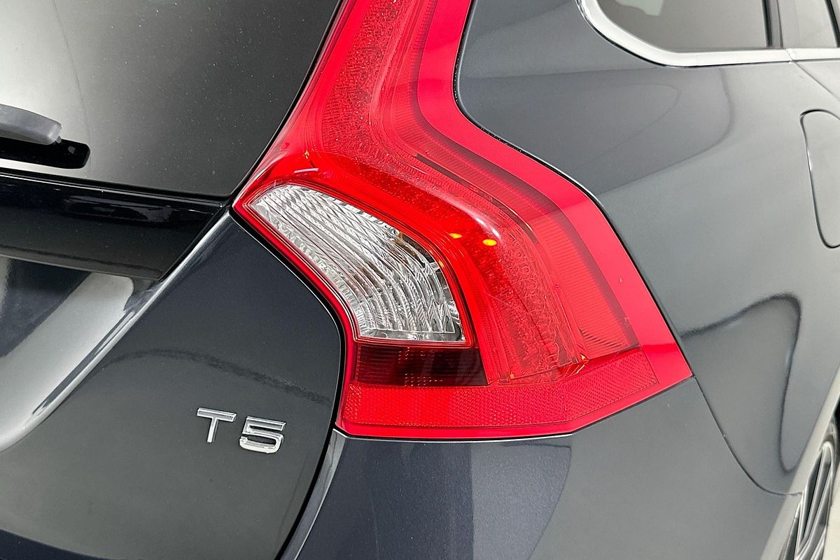 2014 Volvo V60 T5 LUXURY F MY14