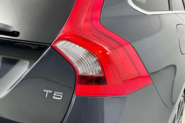 2014 Volvo V60 T5 LUXURY F MY14