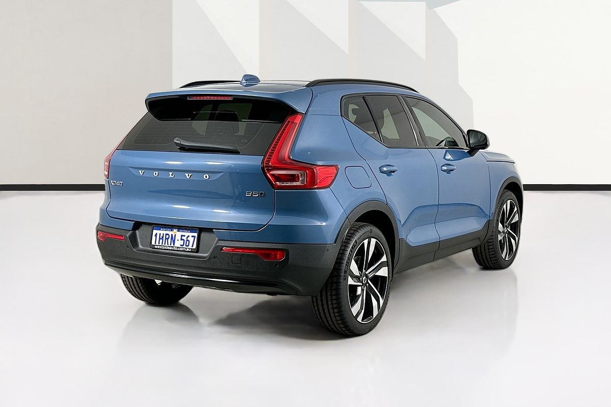 2022 Volvo XC40 ULTIMATE B5 DARK MHEV 536 MY23