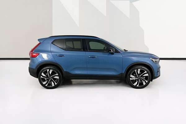 2022 Volvo XC40 ULTIMATE B5 DARK MHEV 536 MY23