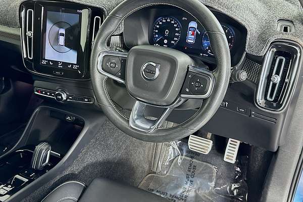 2021 Volvo XC40 T5 R-DESIGN (AWD) 536 MY21