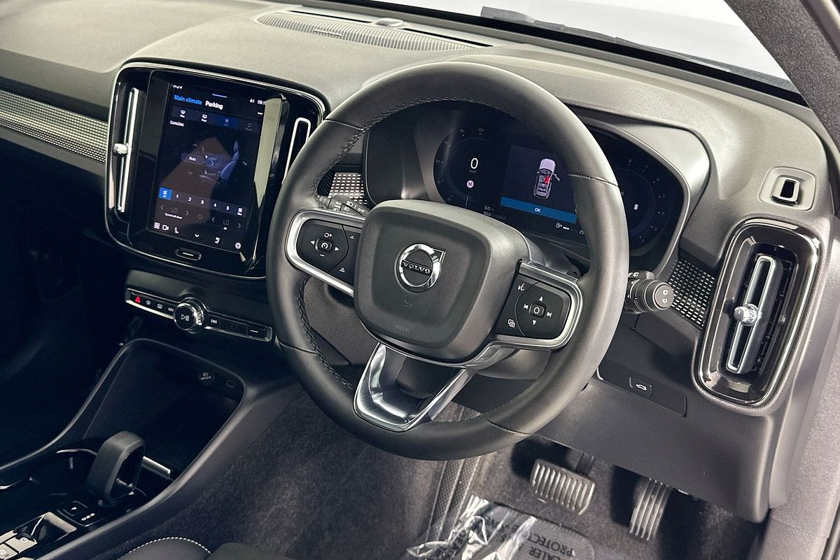 2022 Volvo XC40 ULTIMATE B5 DARK MHEV 536 MY23