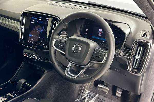 2022 Volvo XC40 ULTIMATE B5 DARK MHEV 536 MY23