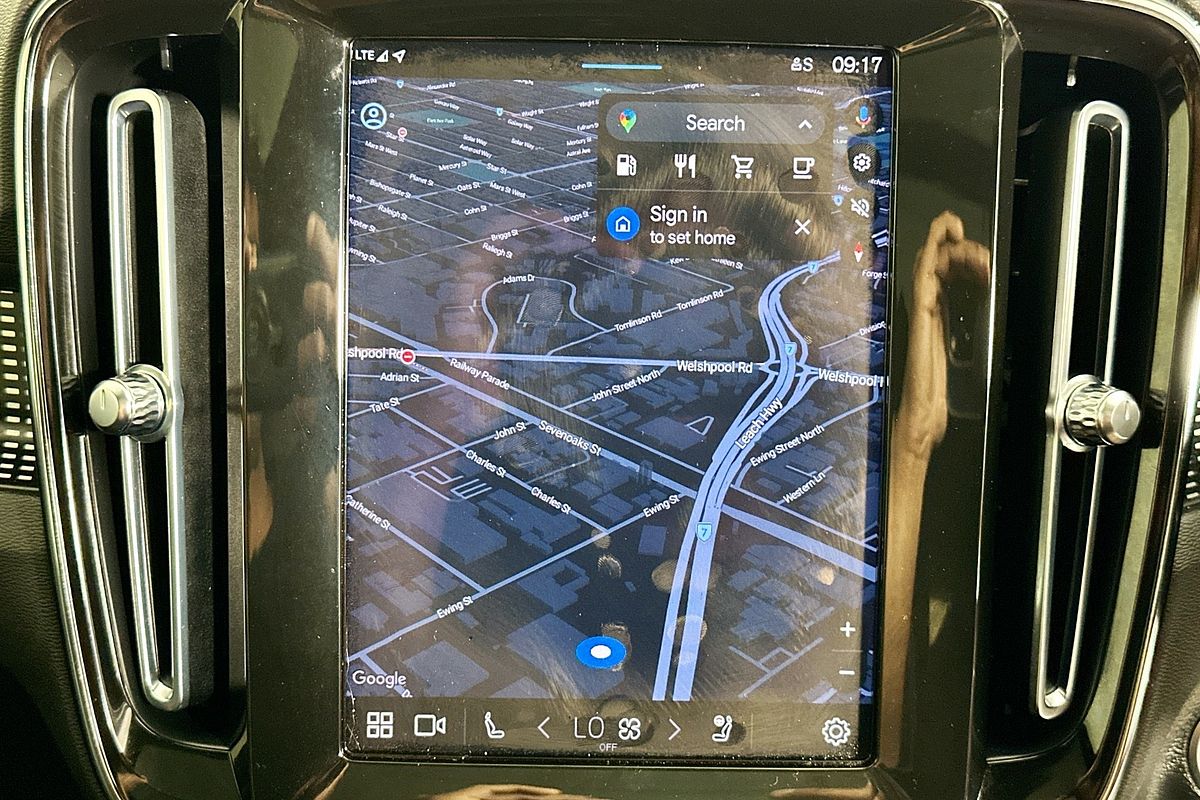 2022 Volvo XC40 ULTIMATE B5 DARK MHEV 536 MY23