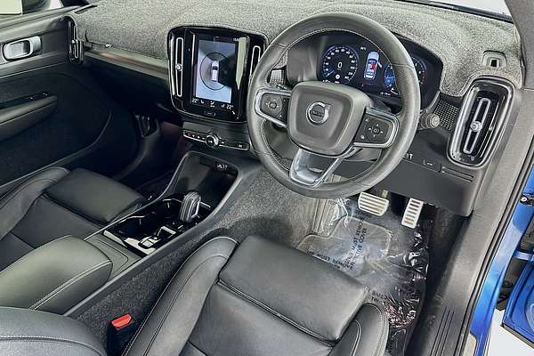2021 Volvo XC40 T5 R-DESIGN (AWD) 536 MY21