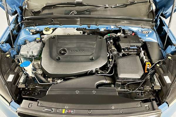 2022 Volvo XC40 ULTIMATE B5 DARK MHEV 536 MY23