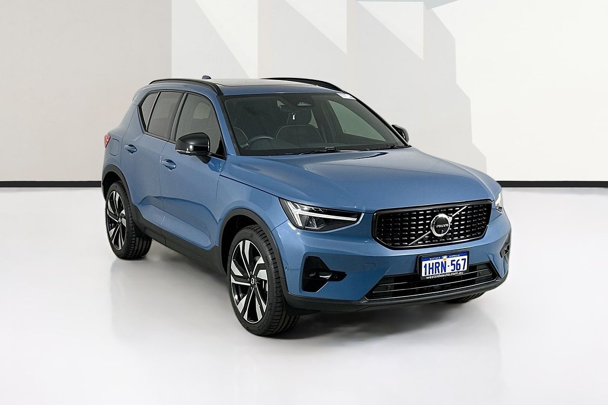 2022 Volvo XC40 ULTIMATE B5 DARK MHEV 536 MY23