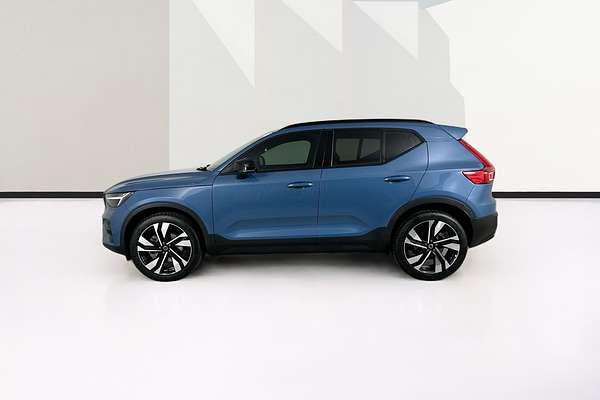 2022 Volvo XC40 ULTIMATE B5 DARK MHEV 536 MY23