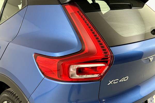 2021 Volvo XC40 T5 R-DESIGN (AWD) 536 MY21