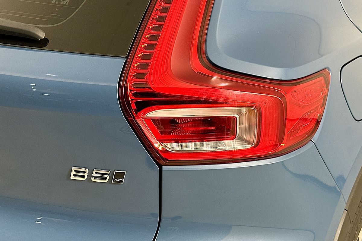 2022 Volvo XC40 ULTIMATE B5 DARK MHEV 536 MY23