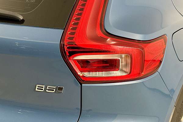 2022 Volvo XC40 ULTIMATE B5 DARK MHEV 536 MY23