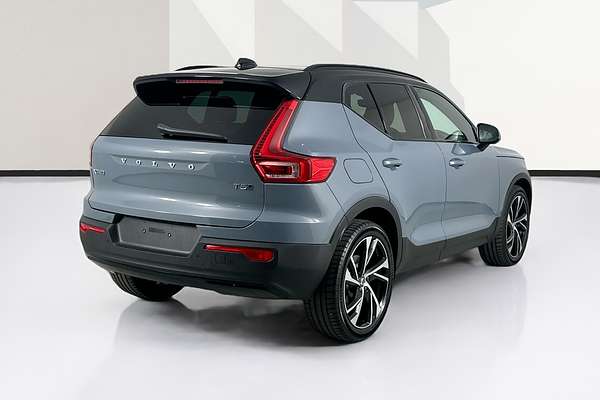2021 Volvo XC40 T5 R-DESIGN (AWD) 536 MY21