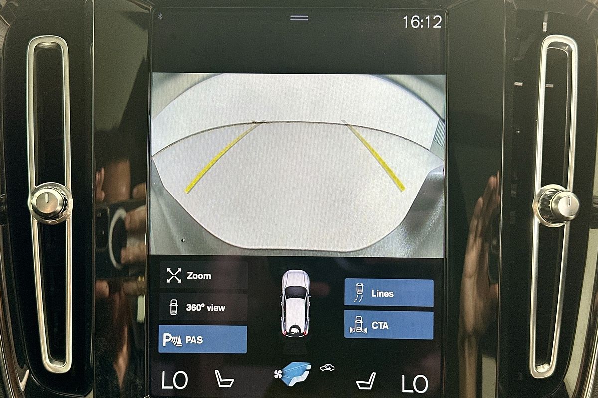 2021 Volvo XC40 T5 R-DESIGN (AWD) 536 MY21