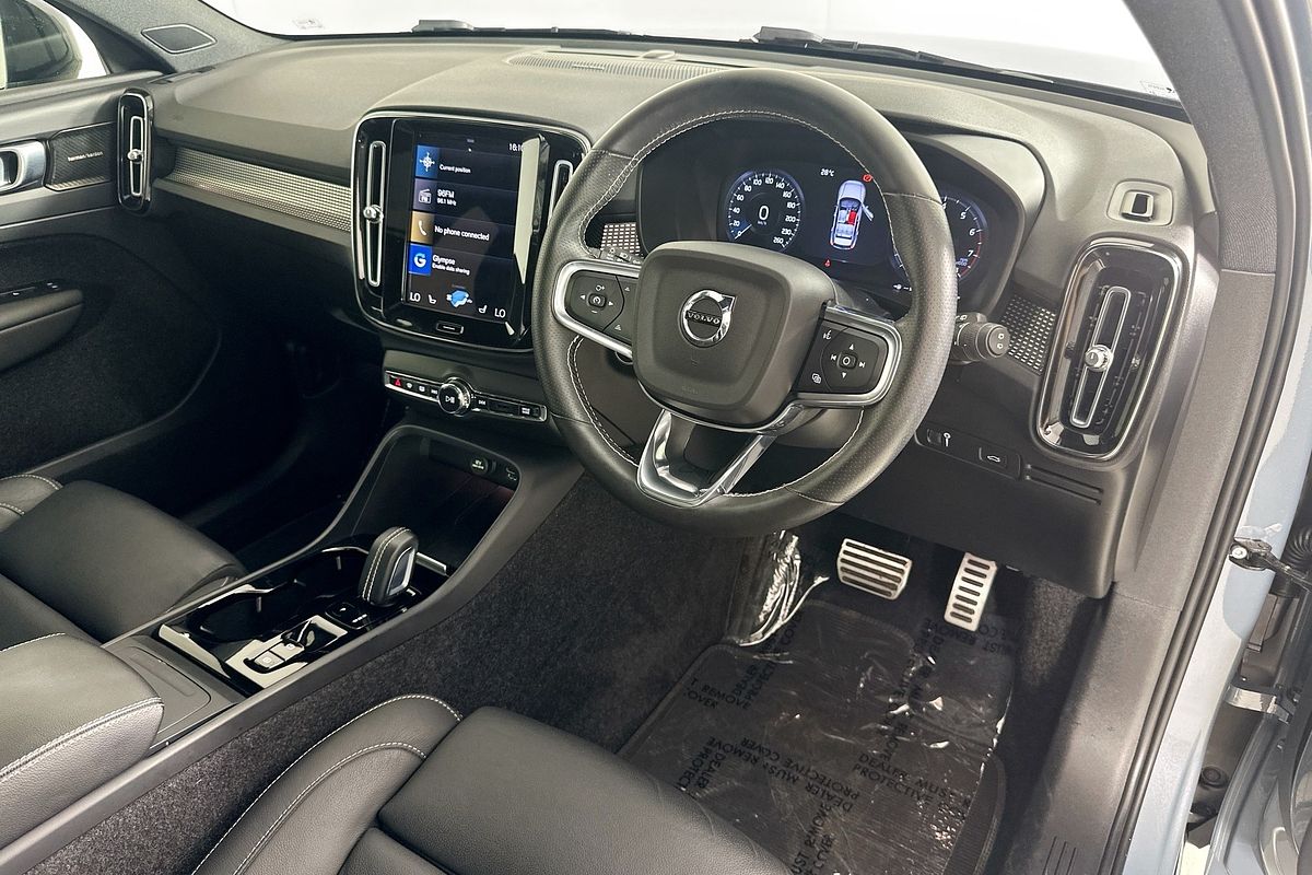 2021 Volvo XC40 T5 R-DESIGN (AWD) 536 MY21