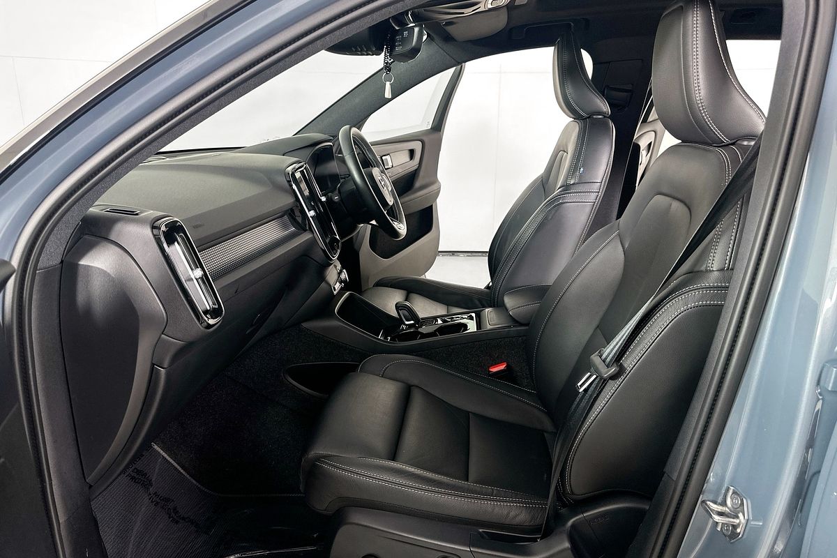 2021 Volvo XC40 T5 R-DESIGN (AWD) 536 MY21
