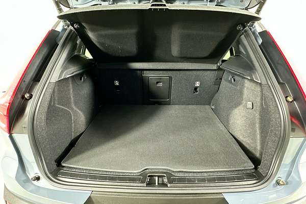 2021 Volvo XC40 T5 R-DESIGN (AWD) 536 MY21