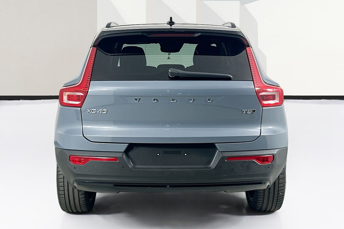 2021 Volvo XC40 T5 R-DESIGN (AWD) 536 MY21